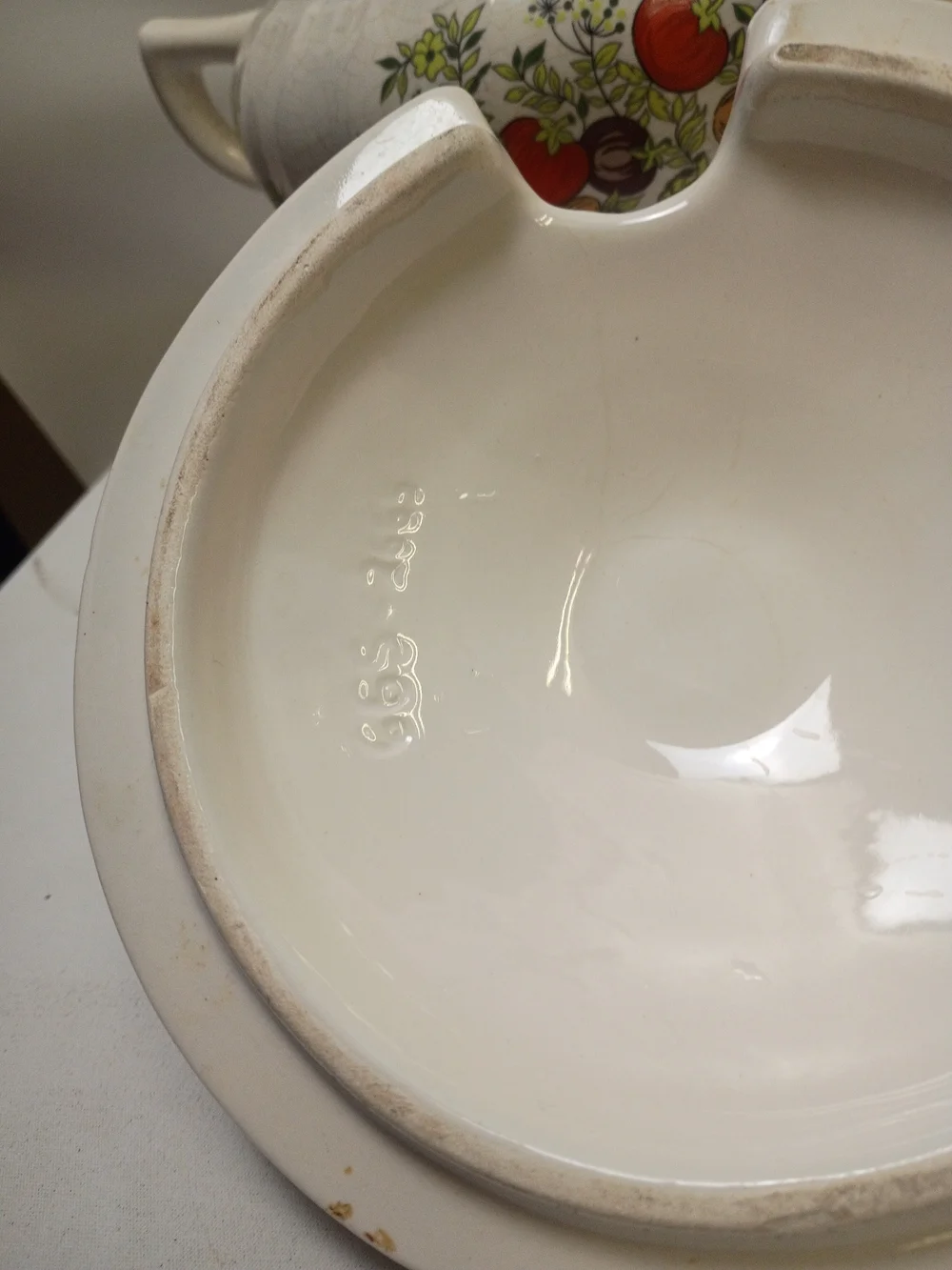 N/A white ceramic
